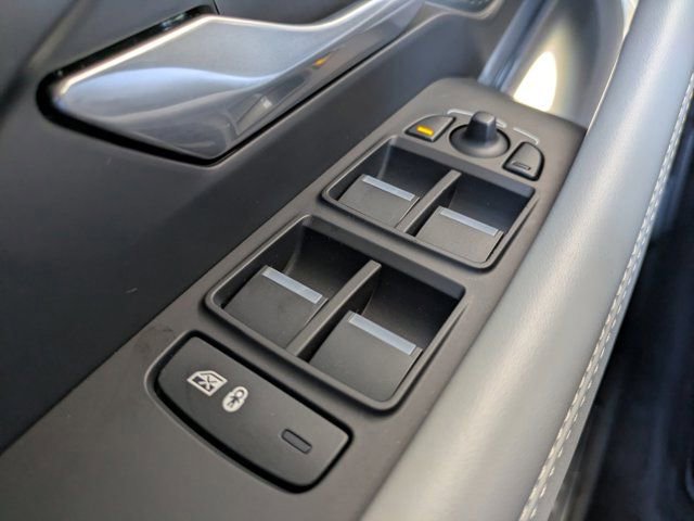 Used 2024 Jaguar E-PACE R-Dynamic SE image 23