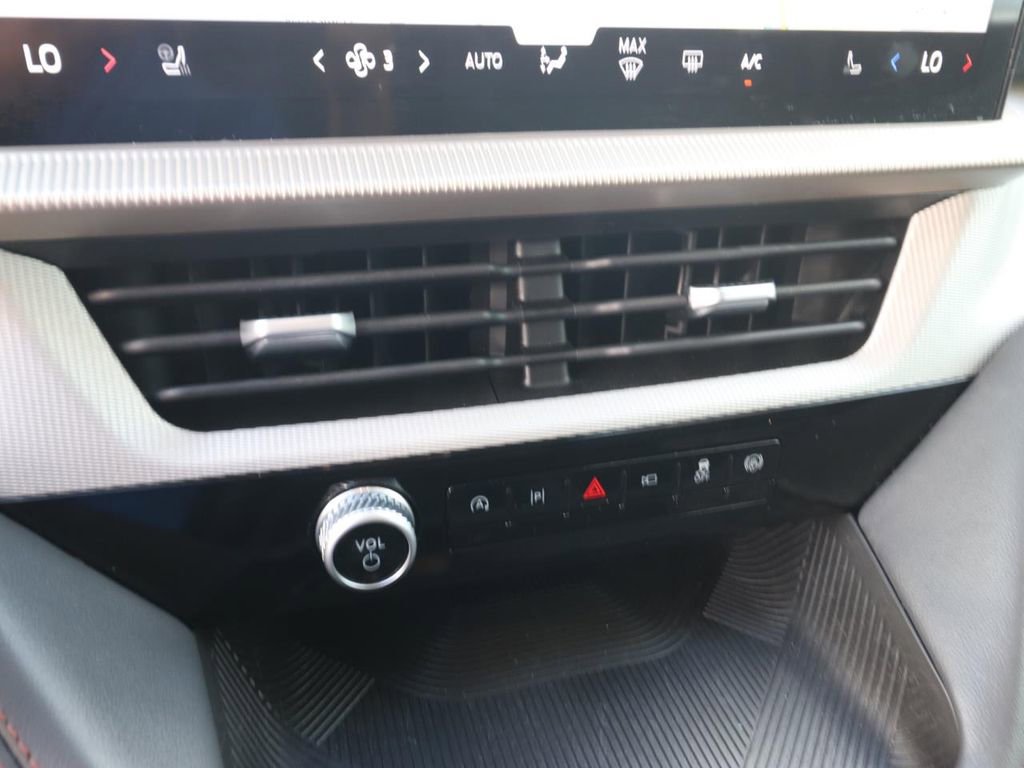 Certified 2025 Ford Explorer Active w/ Active Comfort Package image 22