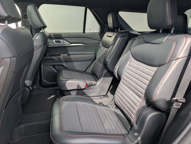 Certified 2025 Ford Explorer ST-Line w/ Premium Package AWD/4WD image 8