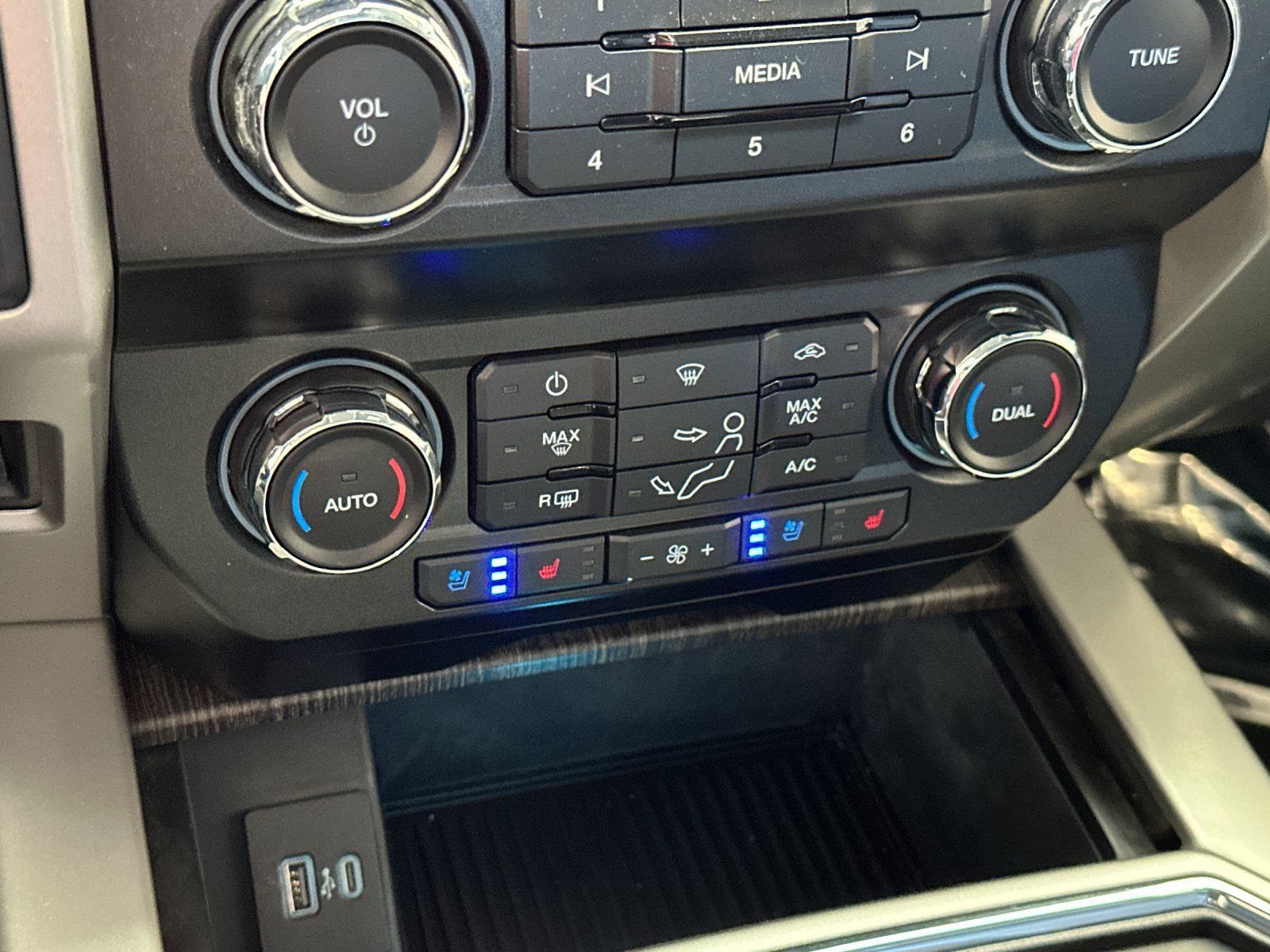 Certified 2021 Ford F250 Lariat AWD/4WD image 19