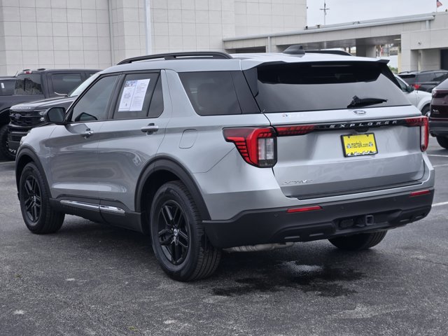 Certified 2025 Ford Explorer Active RWD image 6