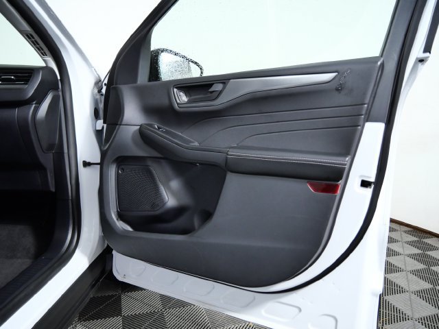 Certified 2025 Ford Escape Active AWD/4WD image 10