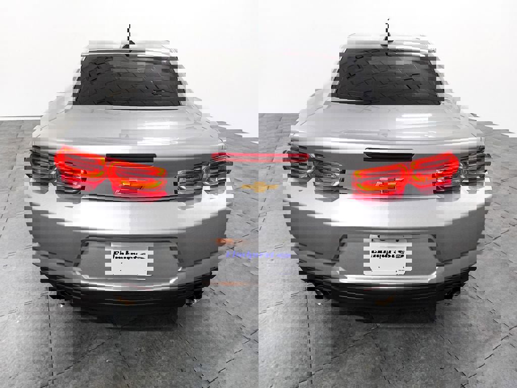 Used 2019 Chevrolet Camaro LT image 4