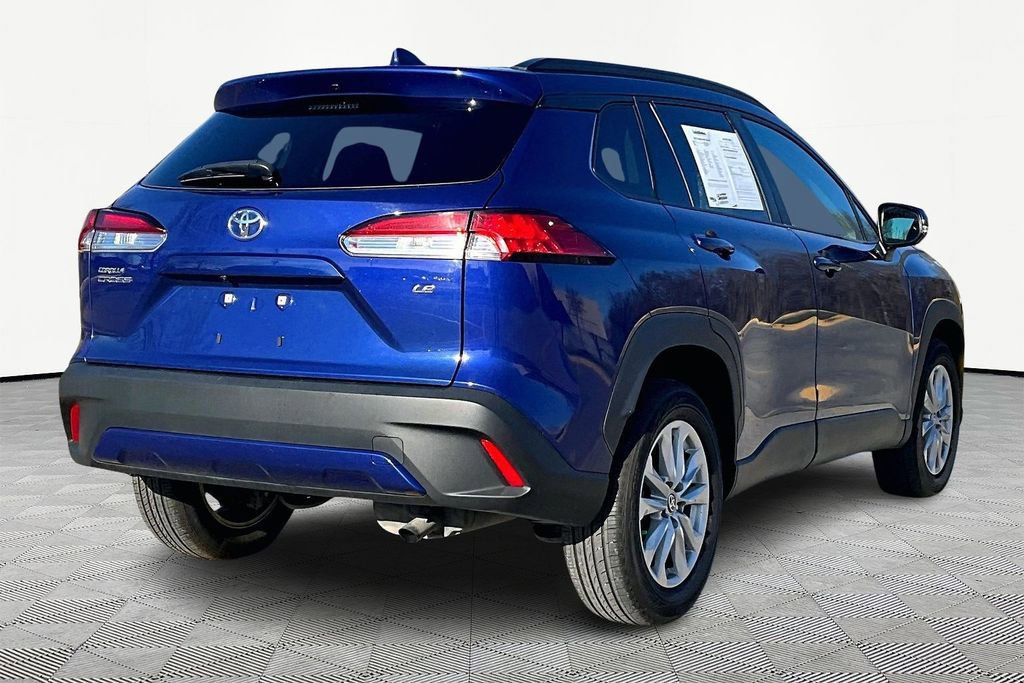 Used 2022 Toyota Corolla Cross LE FWD image 2