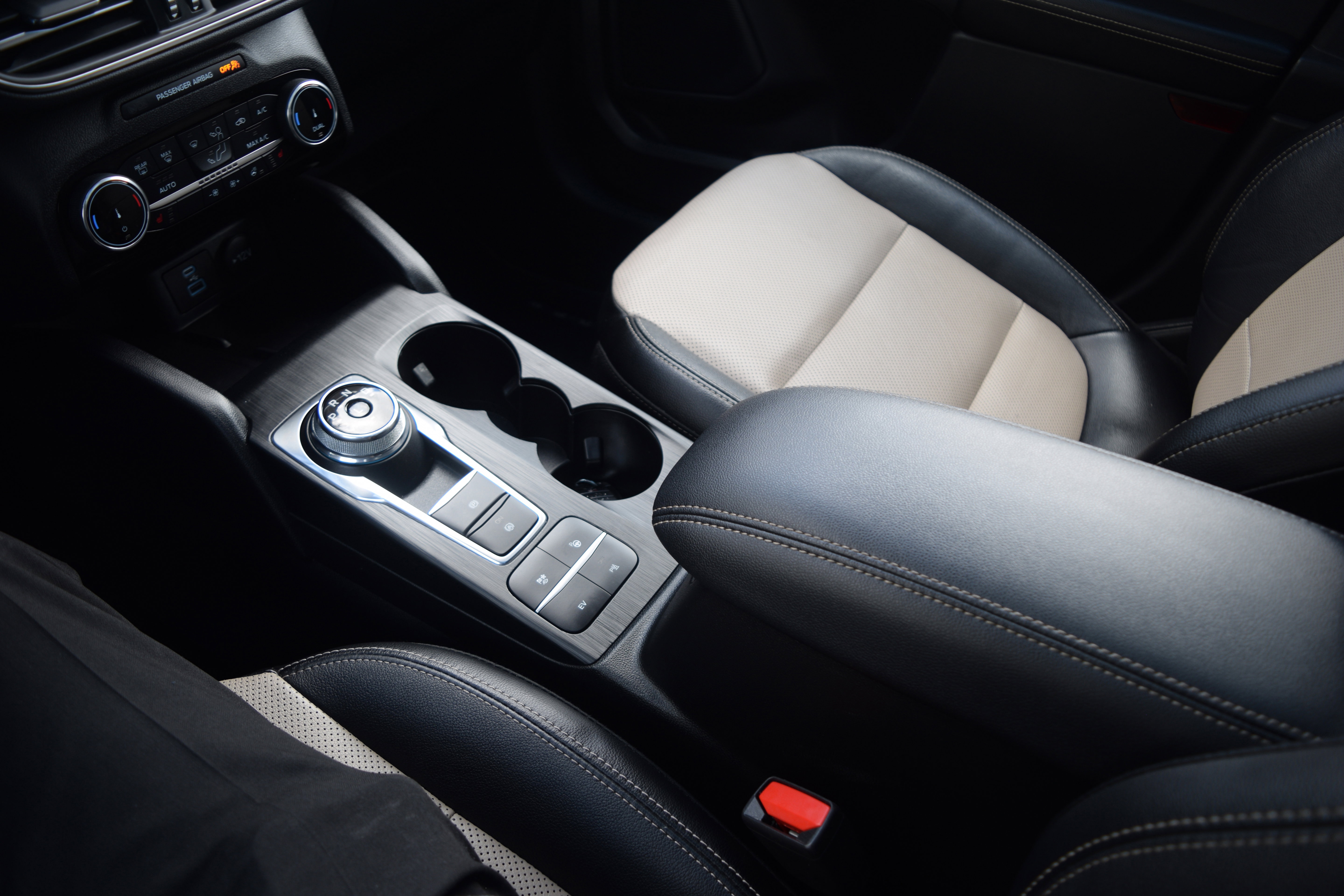 Certified 2022 Ford Escape Titanium w/ Titanium Premium Package image 13