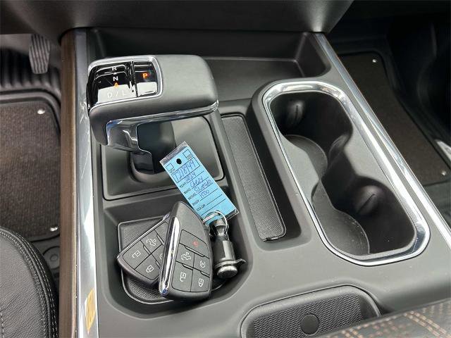 Used 2024 Chevrolet Silverado 1500 High Country w/ Technology Package image 30