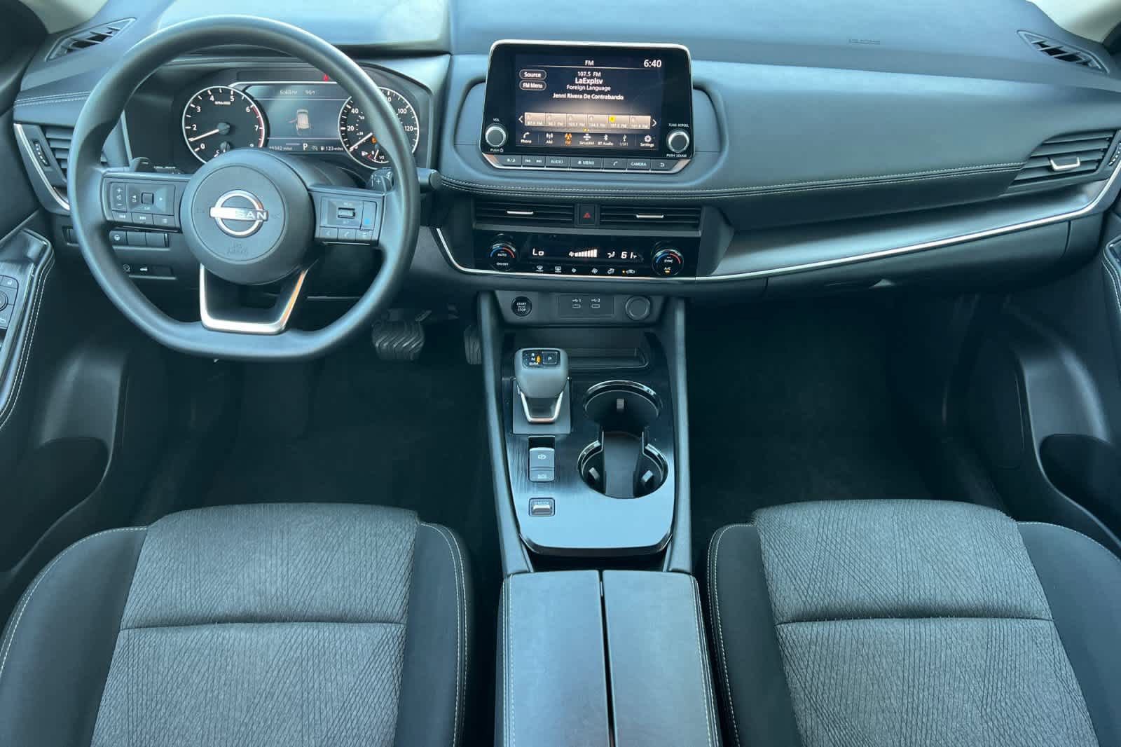 Used 2024 Nissan Rogue SV image 9