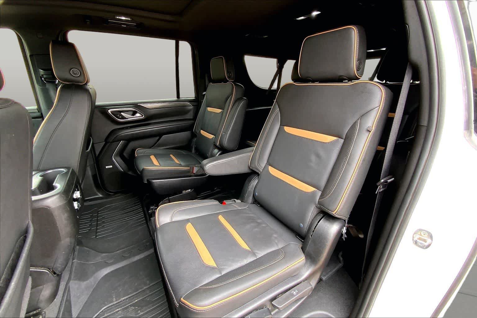 Used 2024 GMC Yukon XL AT4 w/ AT4 Premium Plus Package AWD/4WD image 21