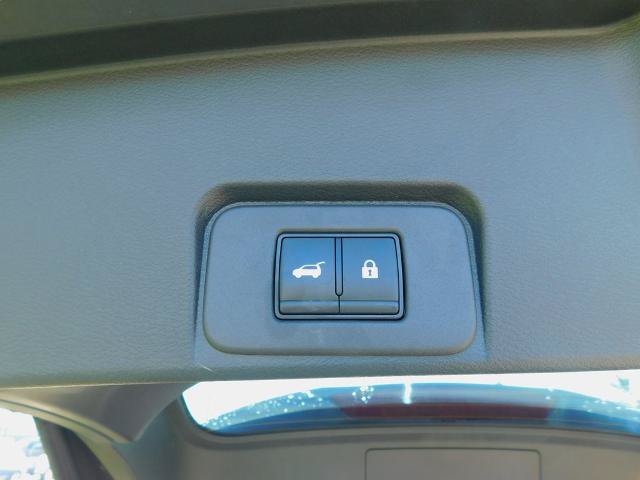 Used 2023 Nissan Rogue SL AWD/4WD image 13