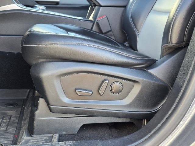 Certified 2022 Ford Explorer XLT w/ Equipment Group 202A RWD image 15