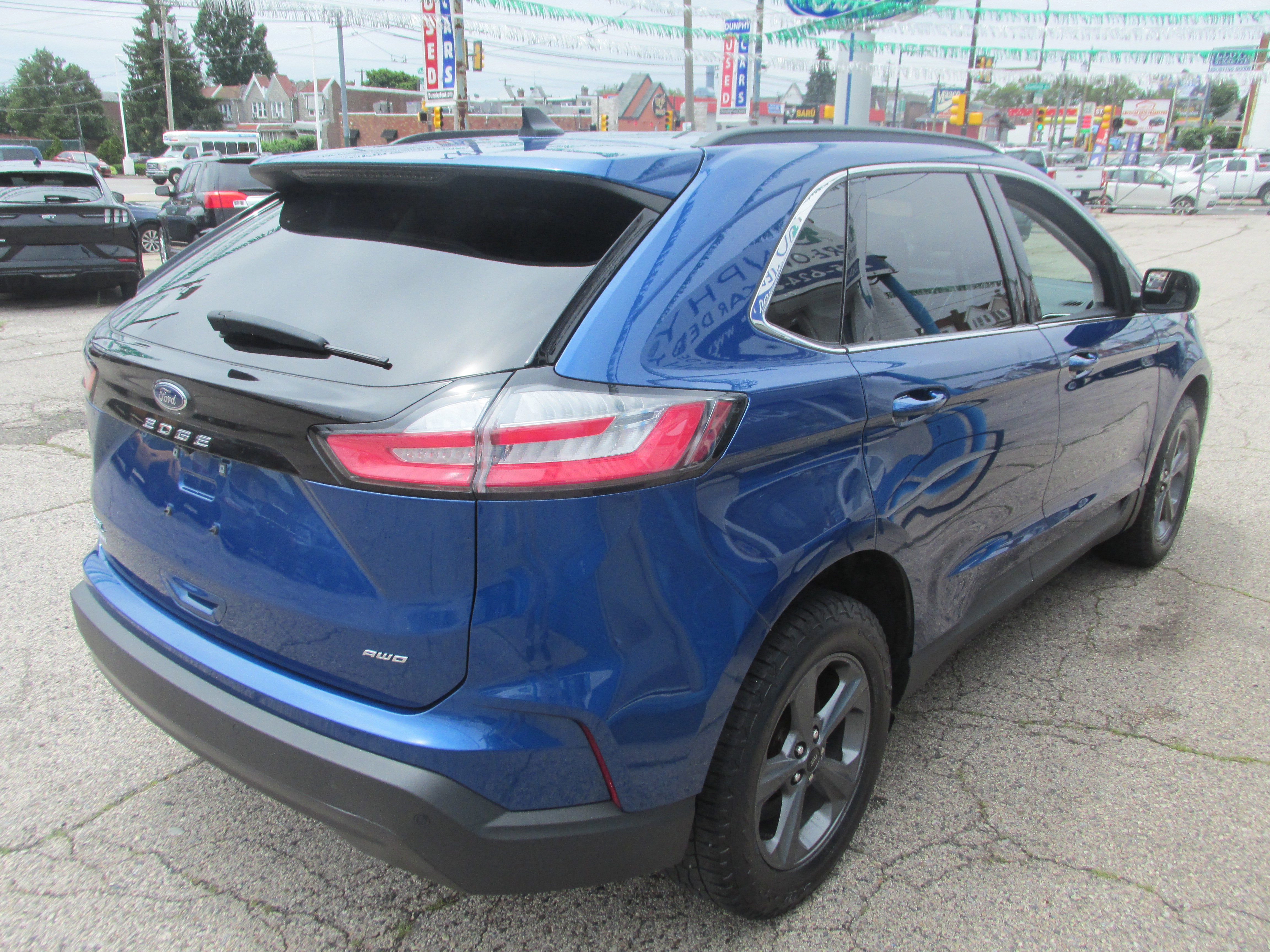 Certified 2022 Ford Edge SEL w/ Sport Appearance Package image 2