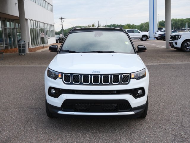 Used 2023 Jeep Compass Limited AWD/4WD image 2