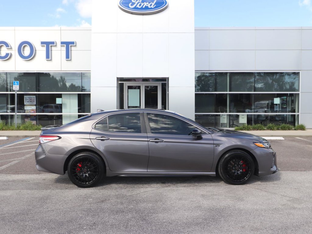 Used 2020 Toyota Camry SE FWD image 16