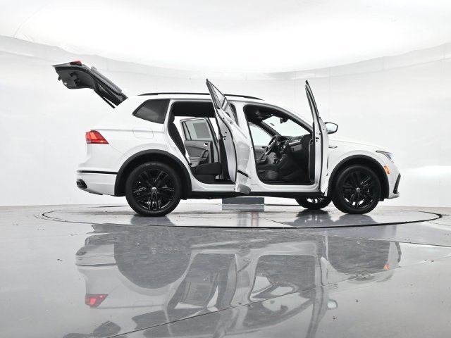 Used 2022 Volkswagen Tiguan SE R-Line FWD image 47