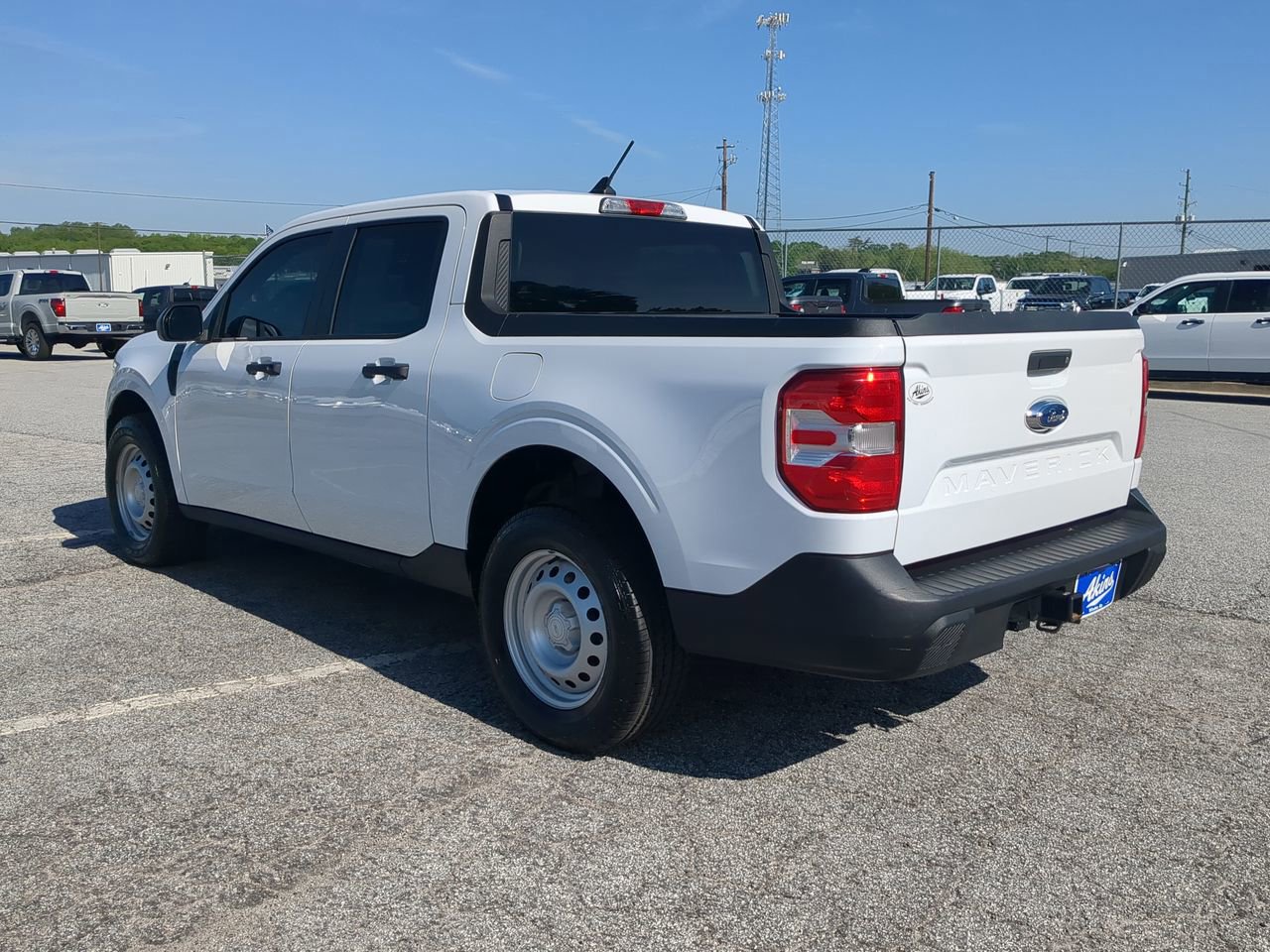 Certified 2024 Ford Maverick XL FWD image 2