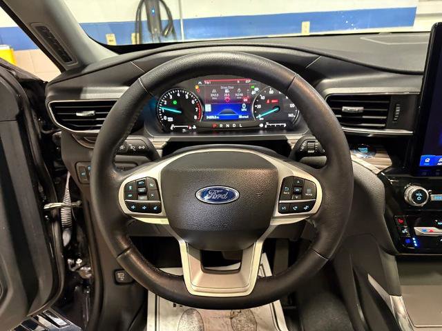 Certified 2023 Ford Explorer Limited w/ Limited Technology Package AWD/4WD image 12