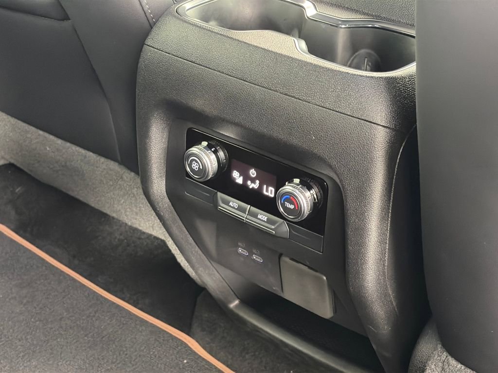 Used 2025 GMC Acadia AT4 image 29