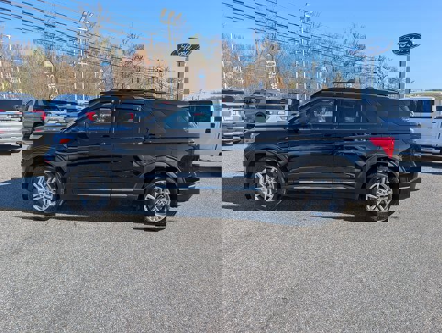 Certified 2024 Ford Explorer XLT image 2