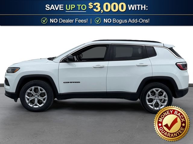 Used 2024 Jeep Compass Latitude AWD/4WD image 2