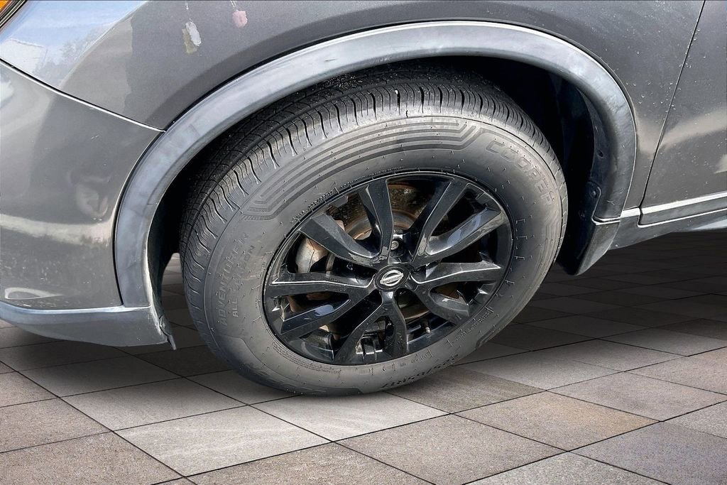 Used 2017 Nissan Rogue SV w/ Midnight Edition Package FWD image 7