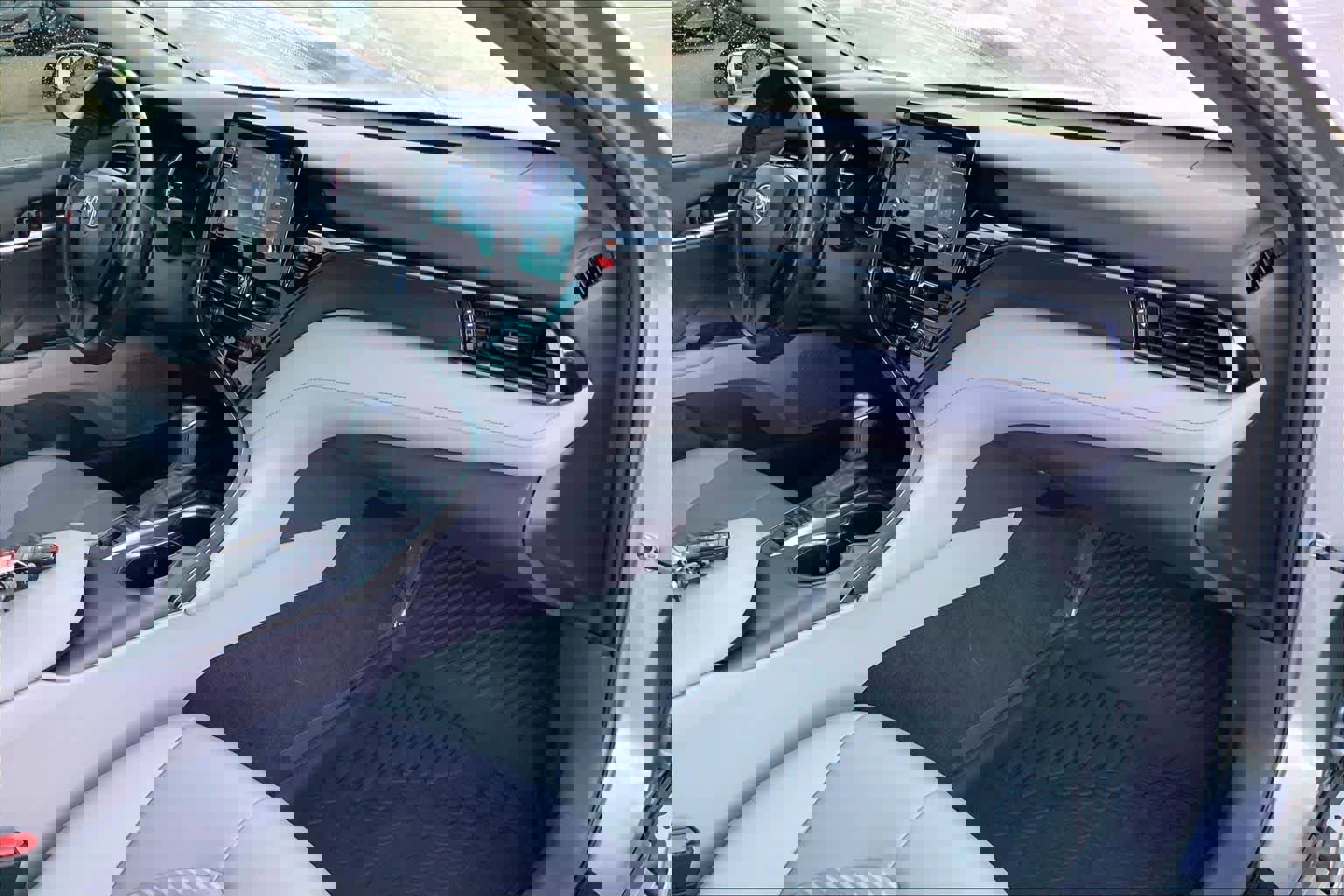 Used 2023 Toyota Camry SE image 18