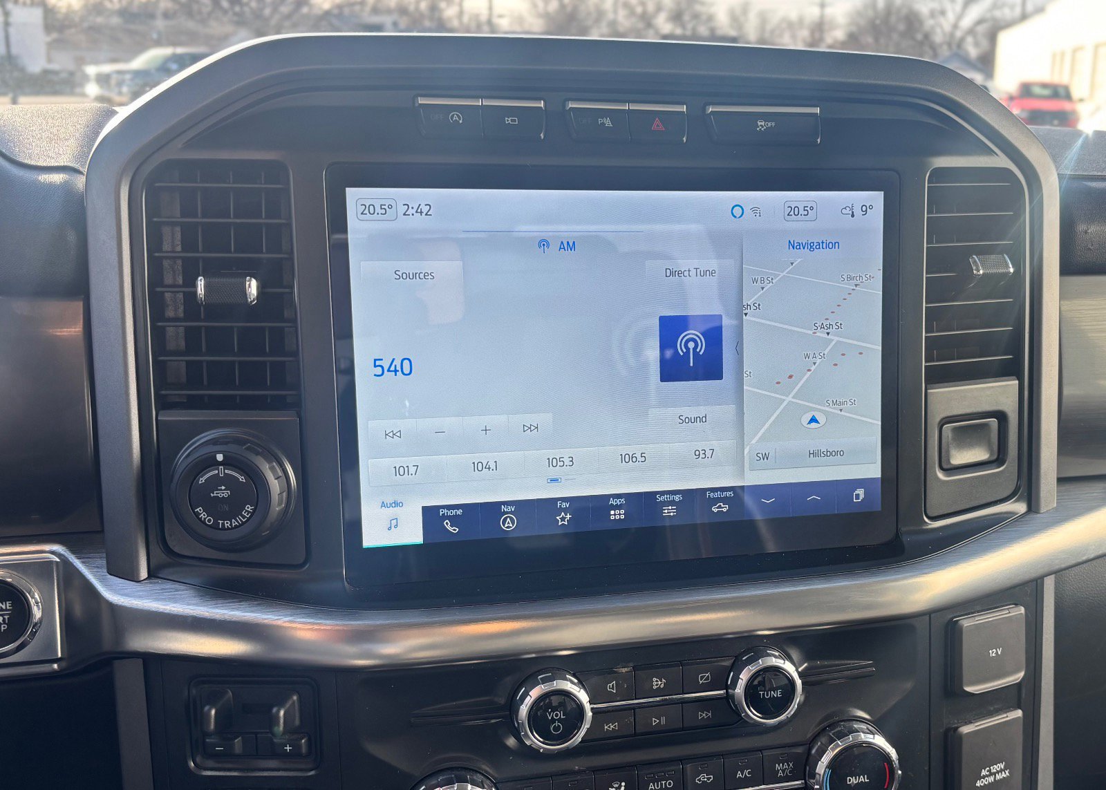 Certified 2022 Ford F150 Lariat w/ Equipment Group 502A High image 39