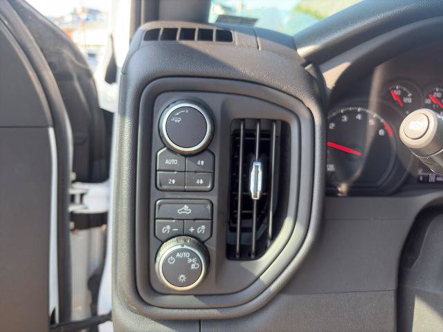 Used 2022 Chevrolet Silverado 1500 Custom Trail Boss w/ LPO, Dark Essentials Package AWD/4WD image 16