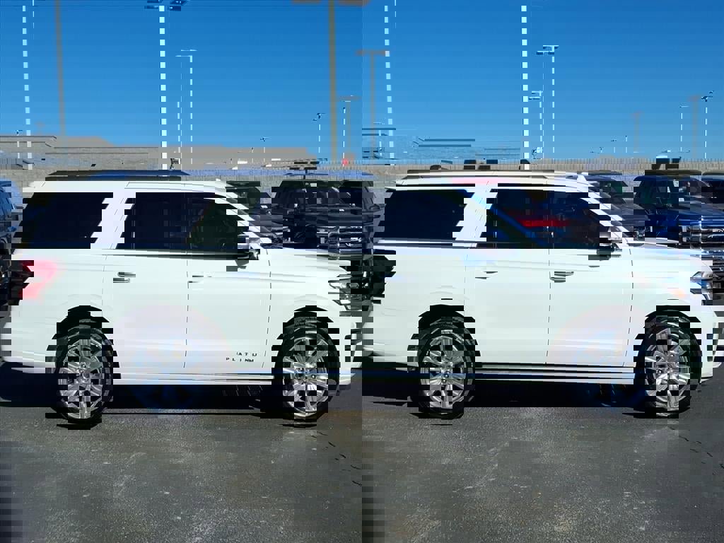 Certified 2023 Ford Expedition Max Platinum image 3