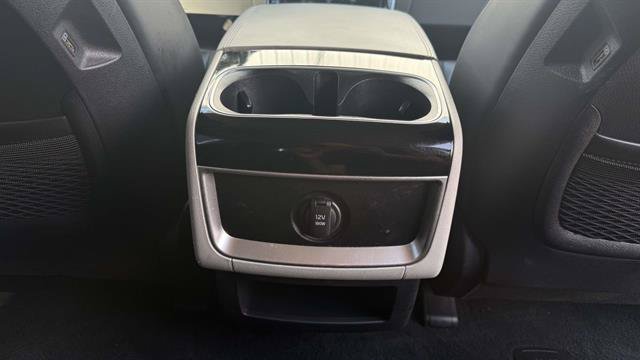 Used 2023 Kia Carnival EX FWD image 27