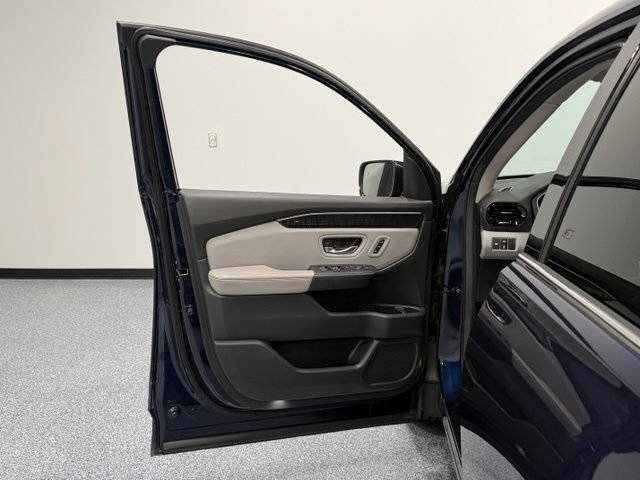 Used 2024 Honda Pilot Elite image 13