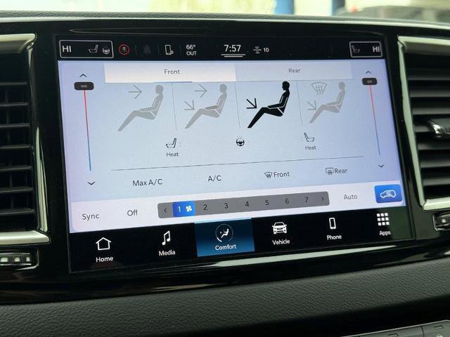 Used 2022 Chrysler Pacifica Touring-L FWD image 18