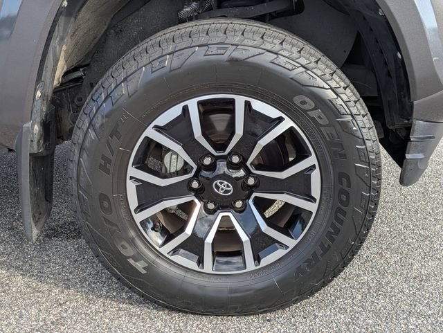 Used 2021 Toyota Tacoma TRD Sport w/ Technology Package RWD image 11