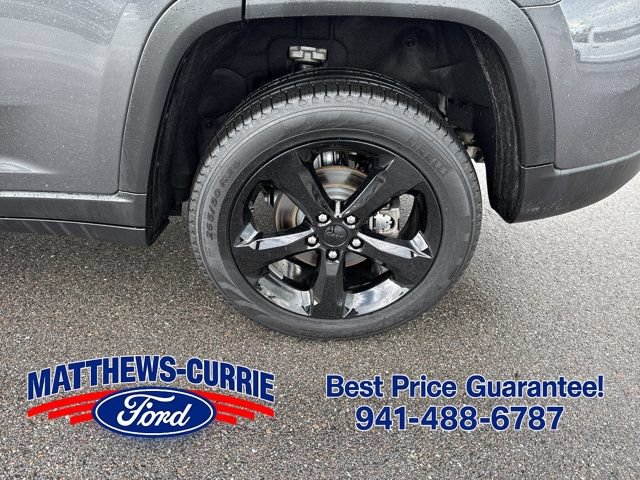 Used 2024 Jeep Grand Cherokee Limited w/ Black Appearance Package RWD image 14