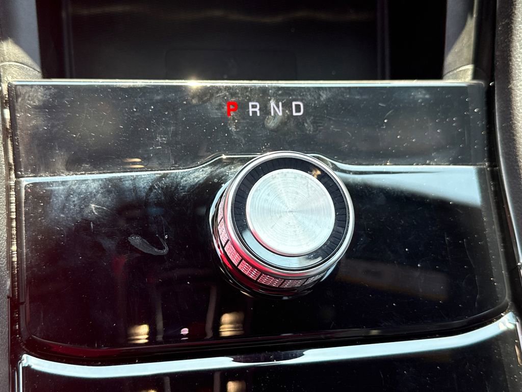 Used 2023 Jeep Grand Cherokee Overland w/ Luxury Tech Group IV RWD image 34