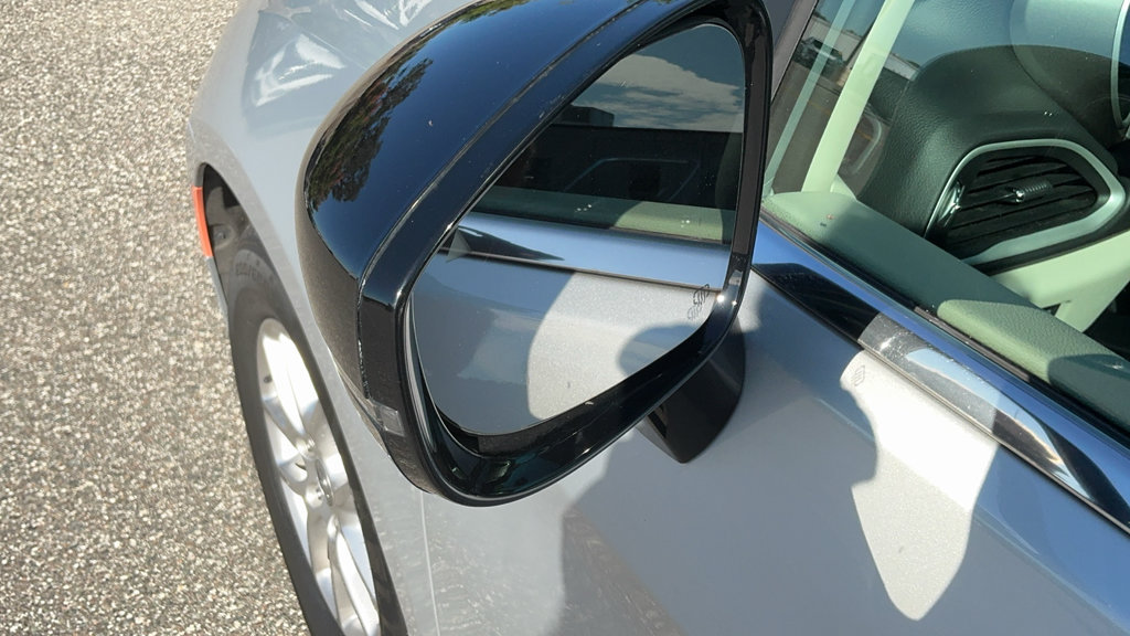 Used 2024 Chrysler Pacifica Touring-L FWD image 38