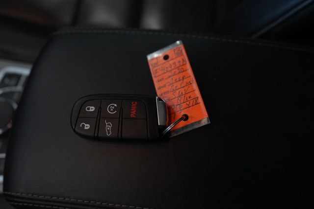Used 2020 Jeep Grand Cherokee Overland AWD/4WD image 23