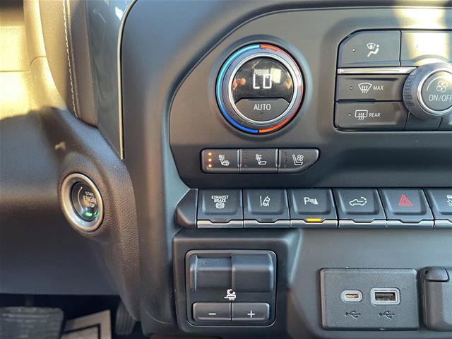 Used 2022 Chevrolet Silverado 2500 LTZ w/ LTZ Plus Package AWD/4WD image 30