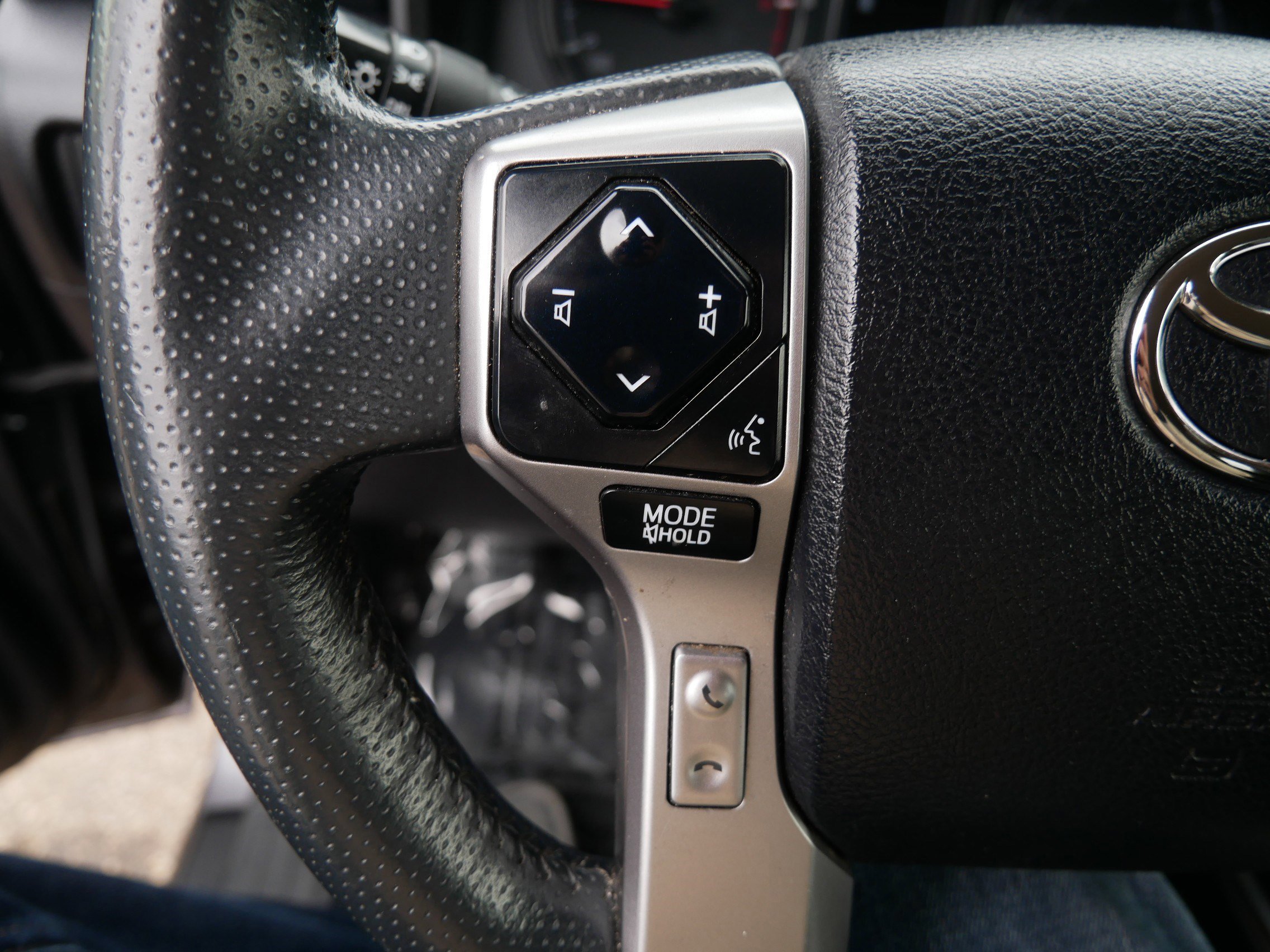 Used 2022 Toyota 4Runner SR5 AWD/4WD image 28