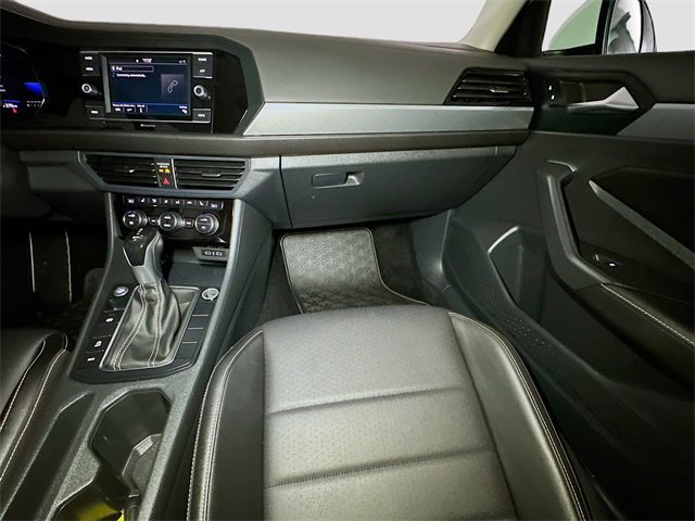 Used 2022 Volkswagen Jetta SE image 33