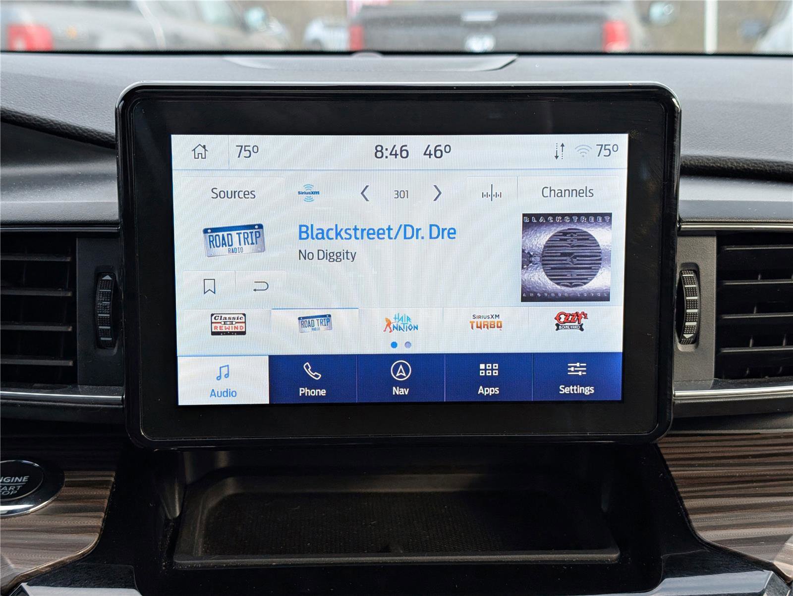 Certified 2022 Ford Explorer Limited w/ Hybrid Equipment Group 310A image 34