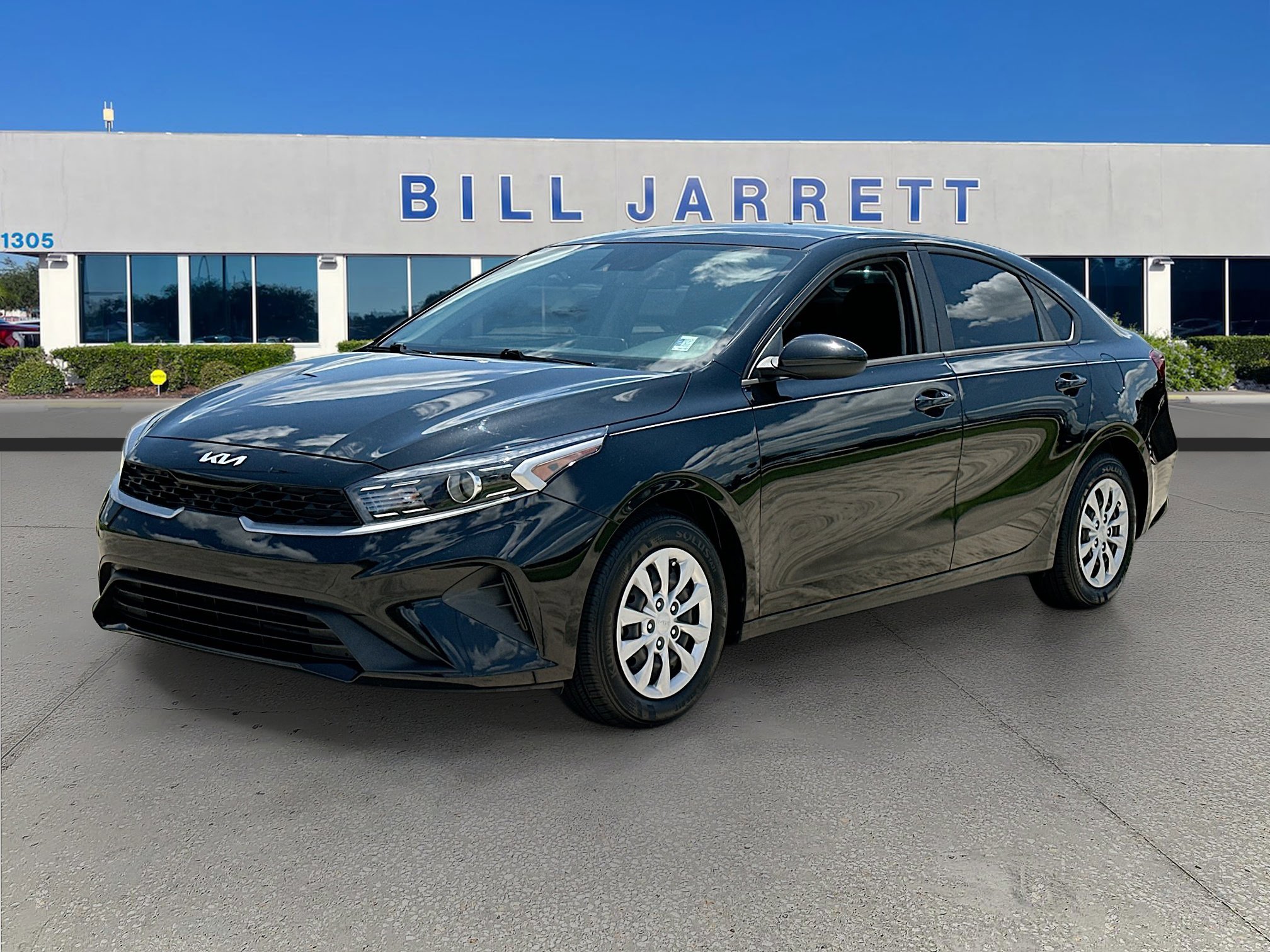 Used 2024 Kia Forte LX FWD image 3