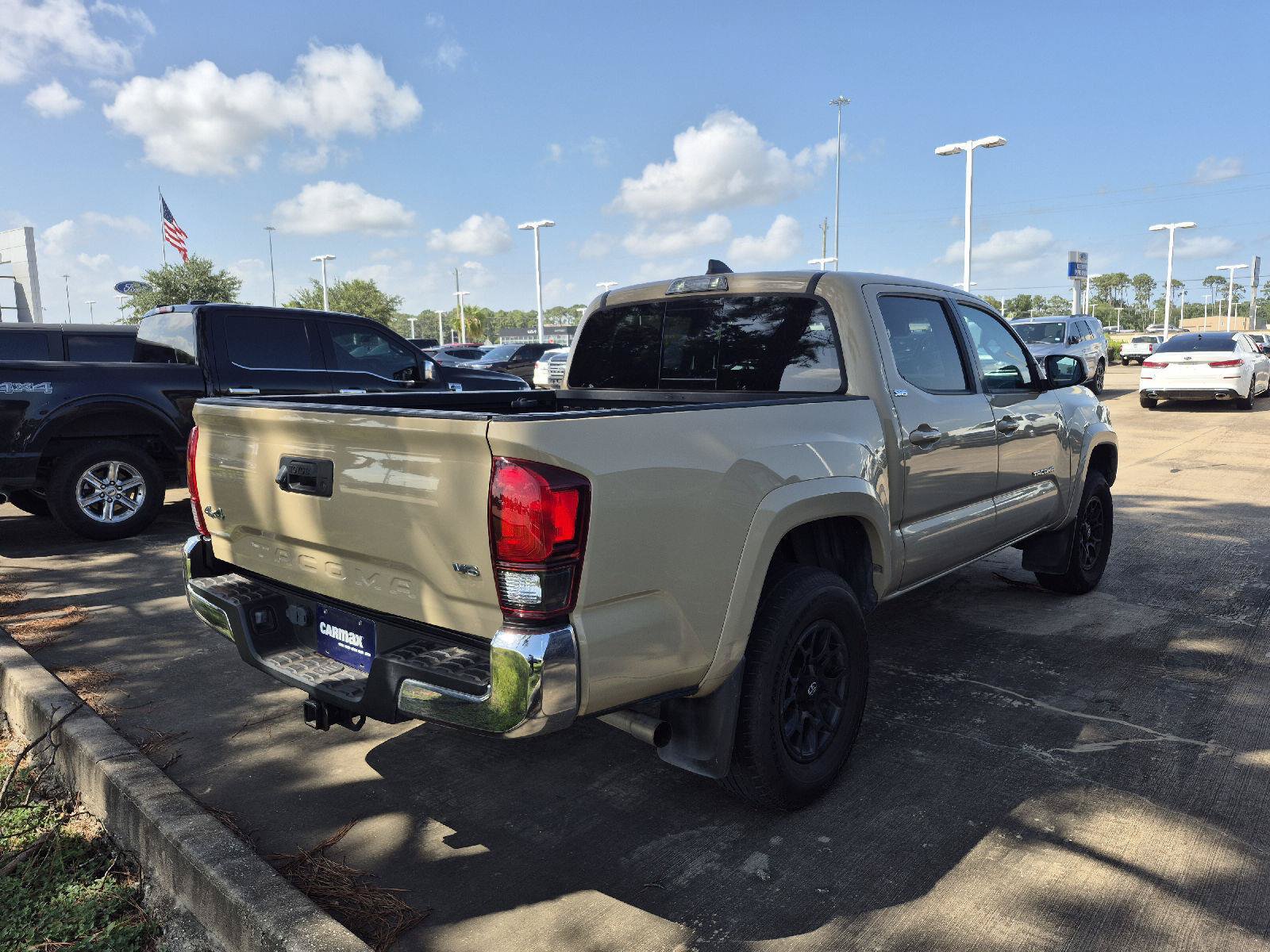Used 2020 Toyota Tacoma SR5 AWD/4WD image 11