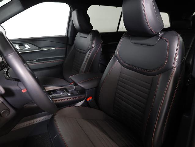 Certified 2025 Ford Explorer ST-Line w/ Premium Package image 8