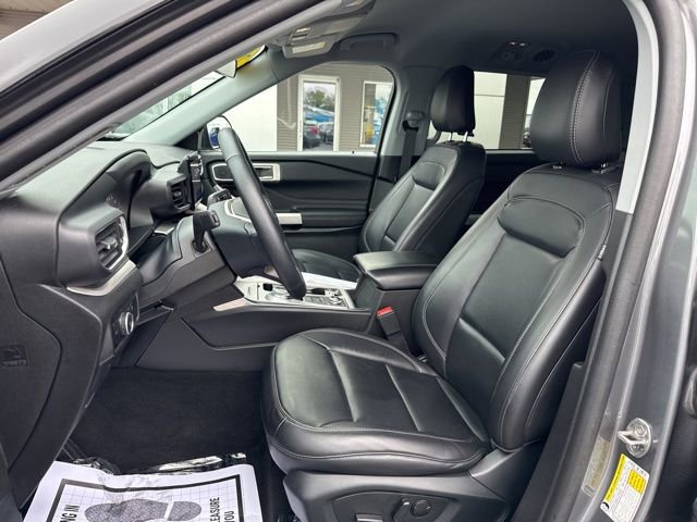 Certified 2023 Ford Explorer XLT w/ Equipment Group 202A AWD/4WD image 13