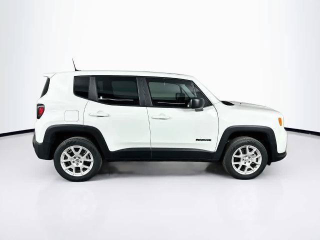 Used 2023 Jeep Renegade Latitude AWD/4WD image 25