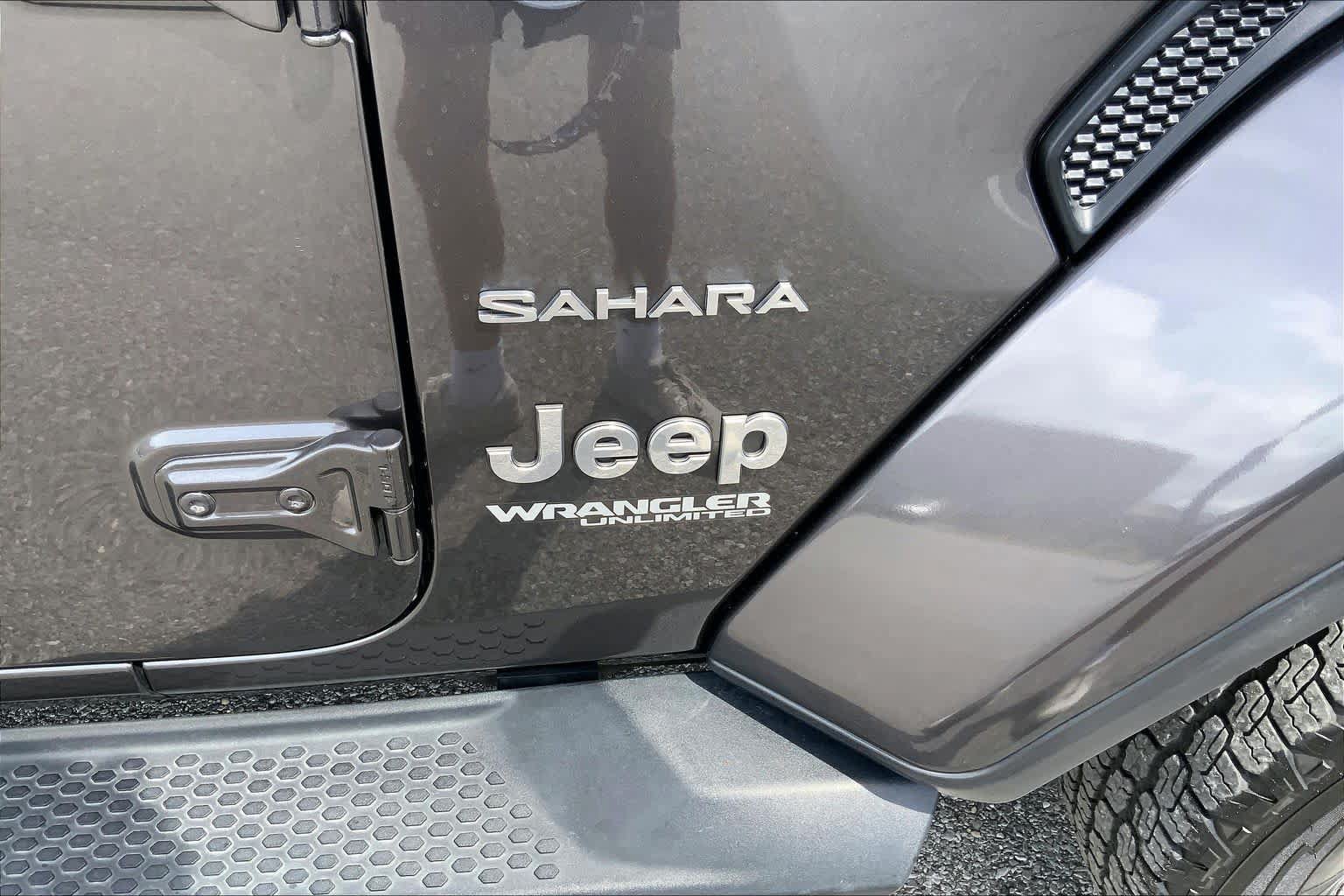 Used 2018 Jeep Wrangler Unlimited Sahara AWD/4WD image 10