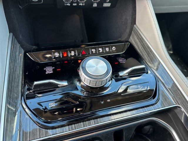 Used 2022 Jeep Wagoneer Series III w/ Convenience Group I AWD/4WD image 23