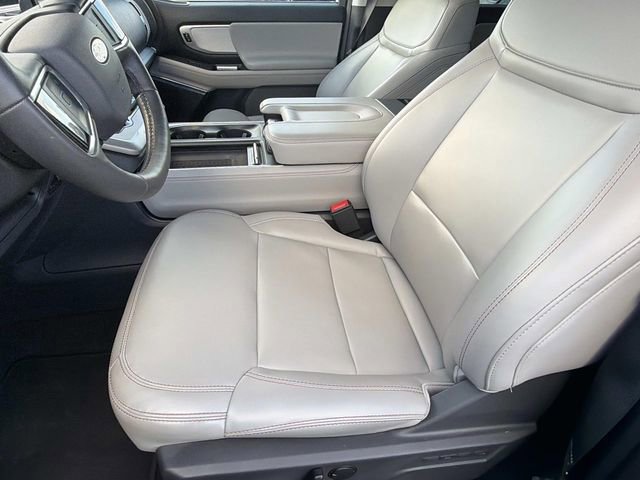 Certified 2025 Ford Expedition Active AWD/4WD image 19