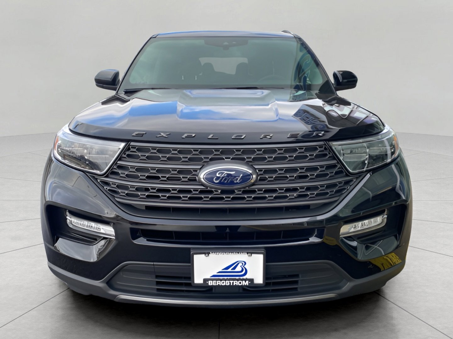 Certified 2023 Ford Explorer XLT w/ Equipment Group 202A image 2