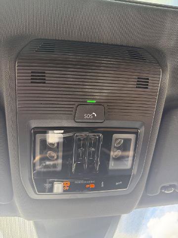 Used 2024 Volkswagen Atlas Cross Sport SEL AWD/4WD image 16